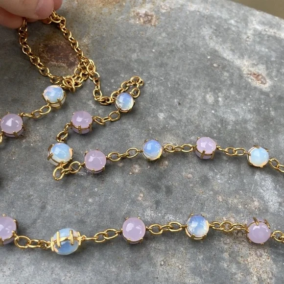 Metropolitan Museum of Art Vintage pink glass Cabochon Necklace - Picture 4 of 5